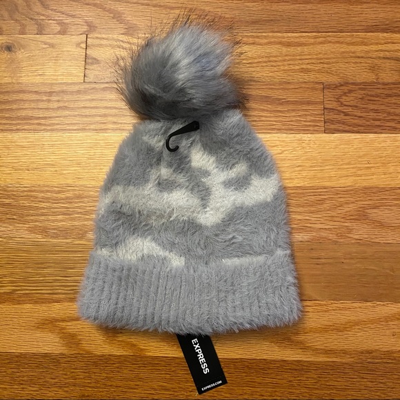 Express NWT Faux Fur Pom Beanie - Picture 5 of 5